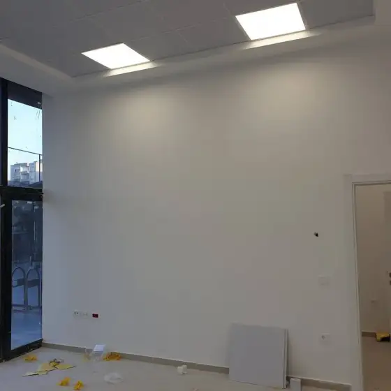 Ndriçim i montuar në një ambient të brendshëm