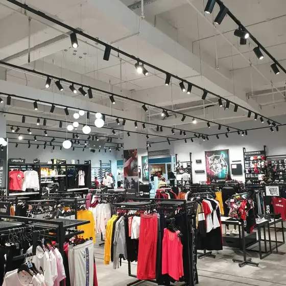 Ndriçim i montuar në një ambient të brendshëm