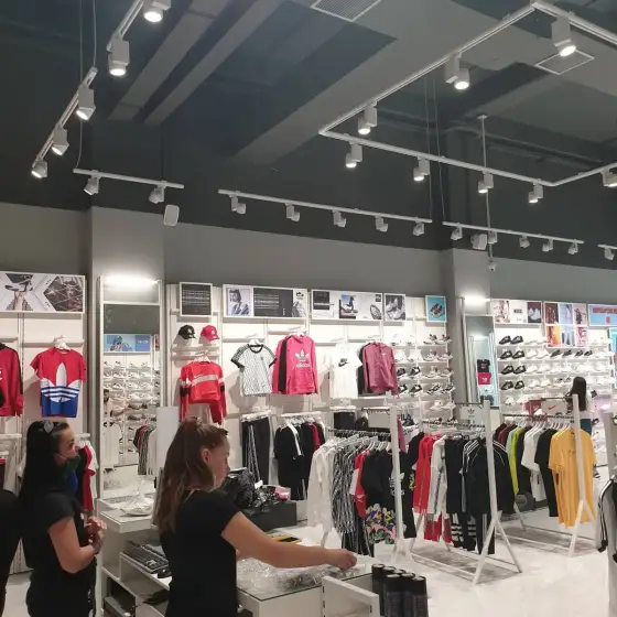 Ndriçim i montuar në një ambient të brendshëm