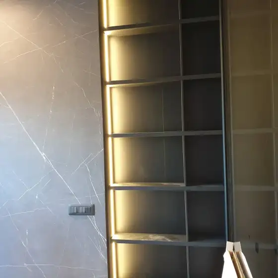 Ndriçim i montuar në një ambient të brendshëm