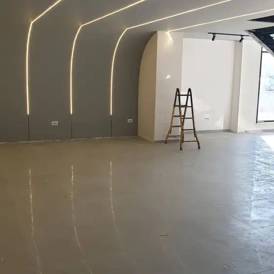 Ndriçim i montuar në një ambient të brendshëm