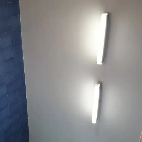Ndriçim i montuar në një ambient të brendshëm