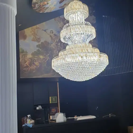 Ndriçim i montuar në një ambient të brendshëm