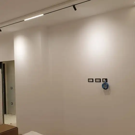 Ndriçim i montuar në një ambient të brendshëm