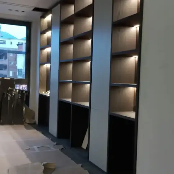 Ndriçim i montuar në një ambient të brendshëm