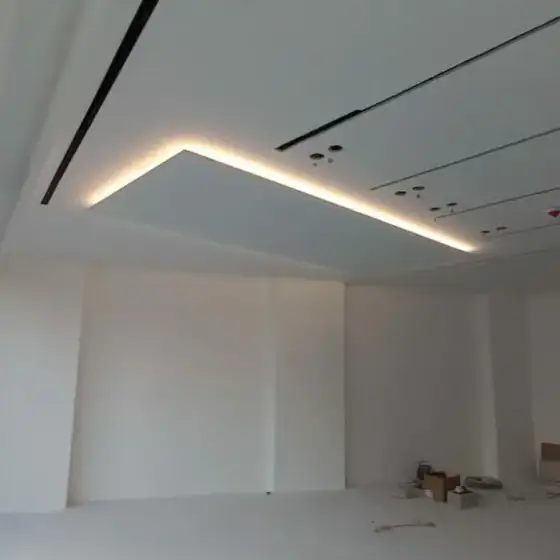 Ndriçim i montuar në një ambient të brendshëm