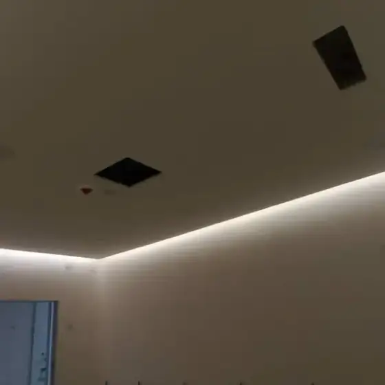 Ndriçim i montuar në një ambient të brendshëm
