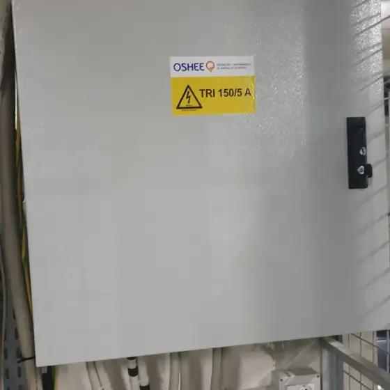 Panel elektrik me siguresa dhe pajisje mbrojtjeje