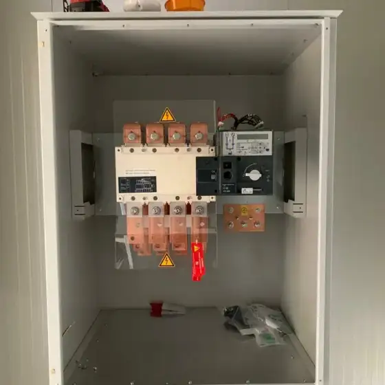 Panel elektrik me siguresa dhe pajisje mbrojtjeje