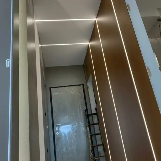 Ndriçim i montuar në një ambient të brendshëm