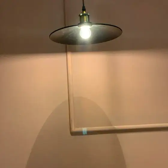 Ndriçim i montuar në një ambient të brendshëm