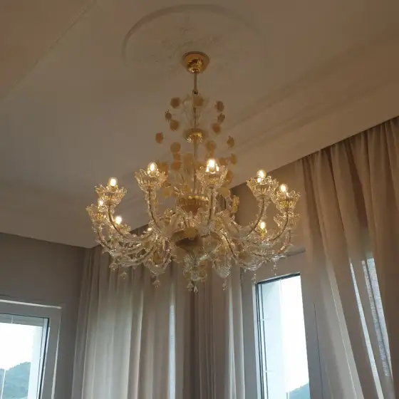 Ndriçim i montuar në një ambient të brendshëm