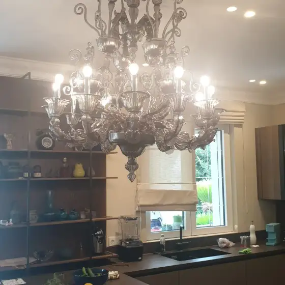 Ndriçim i montuar në një ambient të brendshëm