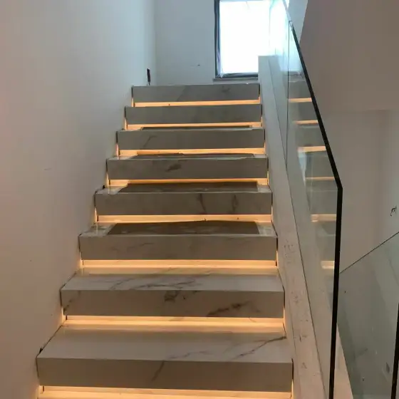 Ndriçim i montuar në një ambient të brendshëm