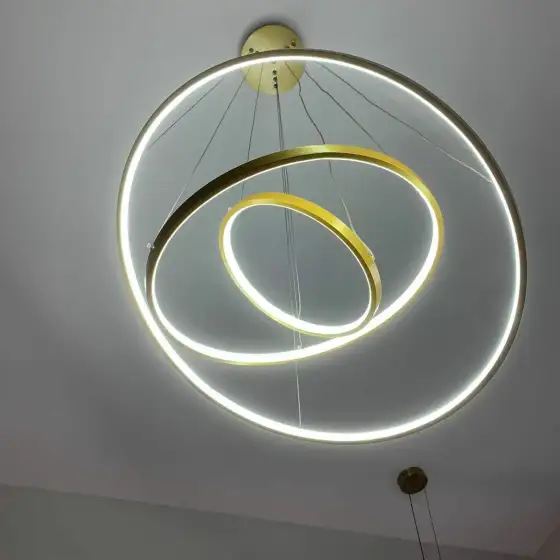 Ndriçim i montuar në një ambient të brendshëm