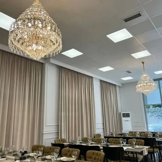 Ndriçim i montuar në një ambient të brendshëm