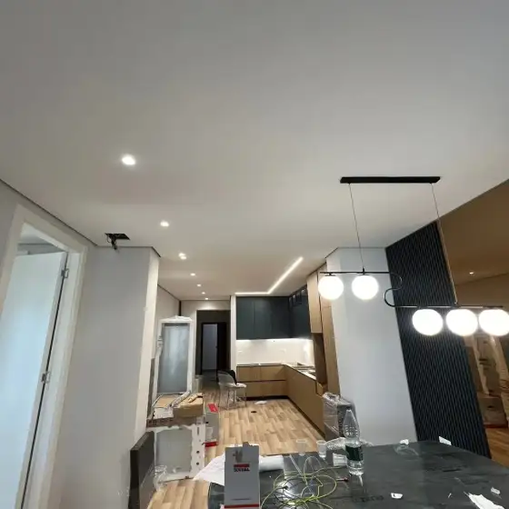 Ndriçim i montuar në një ambient të brendshëm