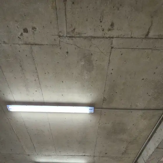Ndriçim i montuar në një ambient të brendshëm