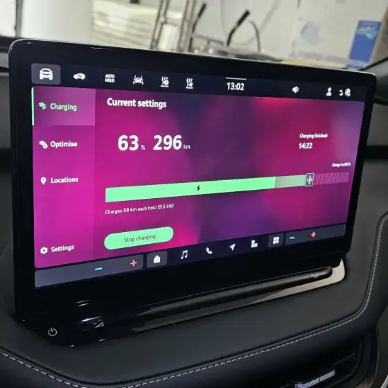 Pajisje për ngarkimin e një automjeti elektrik